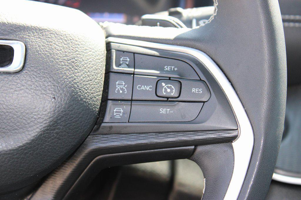 used 2023 Jeep Grand Cherokee car, priced at $27,795