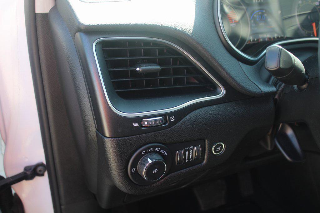 used 2023 Jeep Cherokee car, priced at $22,995