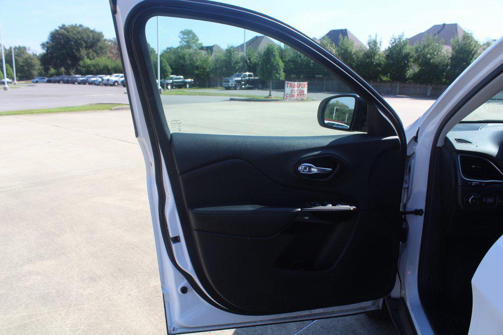 used 2023 Jeep Cherokee car, priced at $22,995