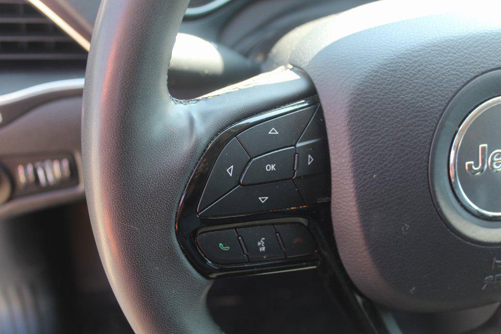 used 2023 Jeep Cherokee car, priced at $22,995