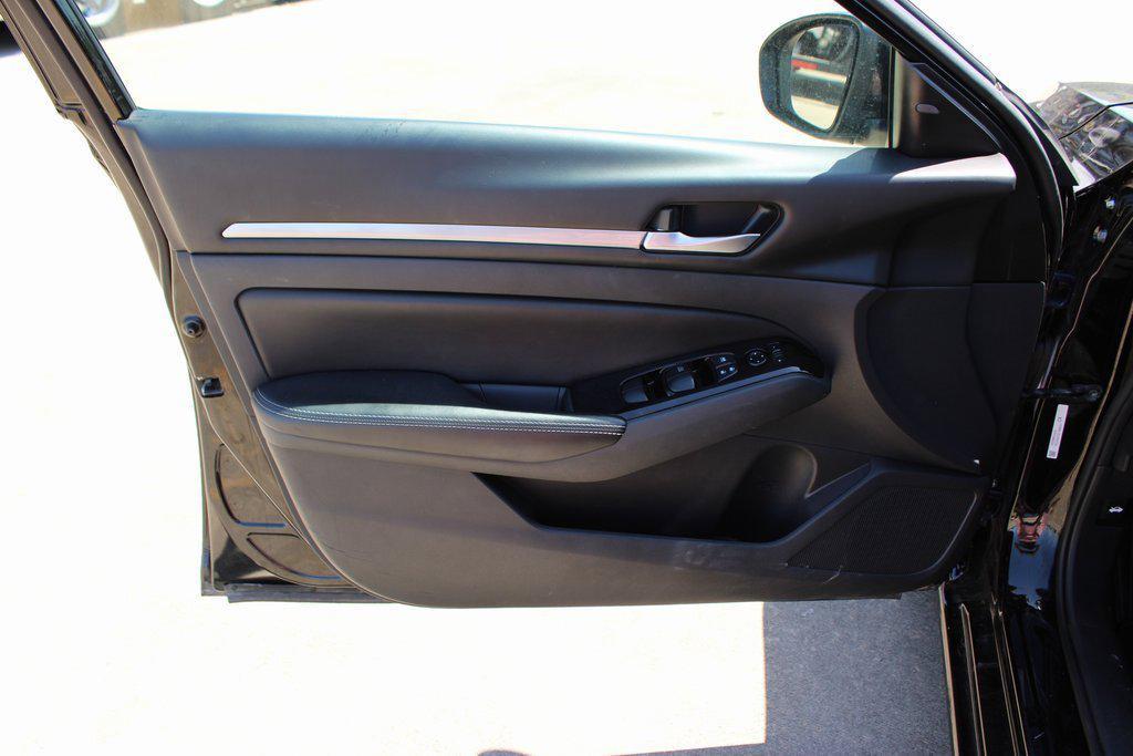 used 2023 Nissan Altima car, priced at $18,995
