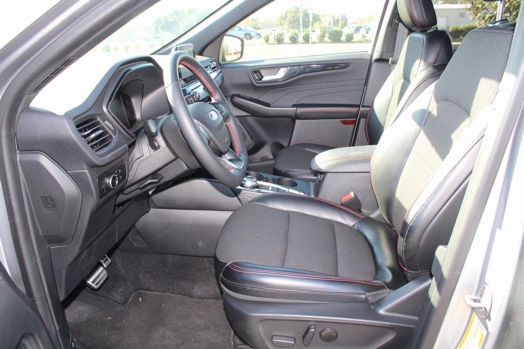 used 2024 Ford Escape car, priced at $28,999