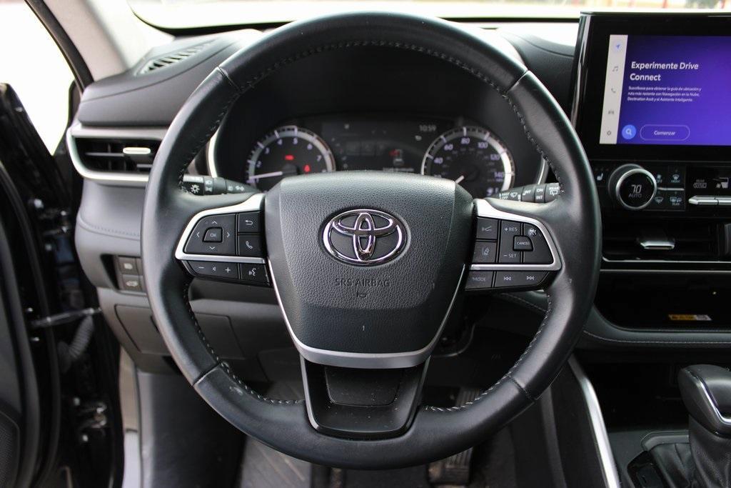 used 2023 Toyota Highlander car, priced at $37,995