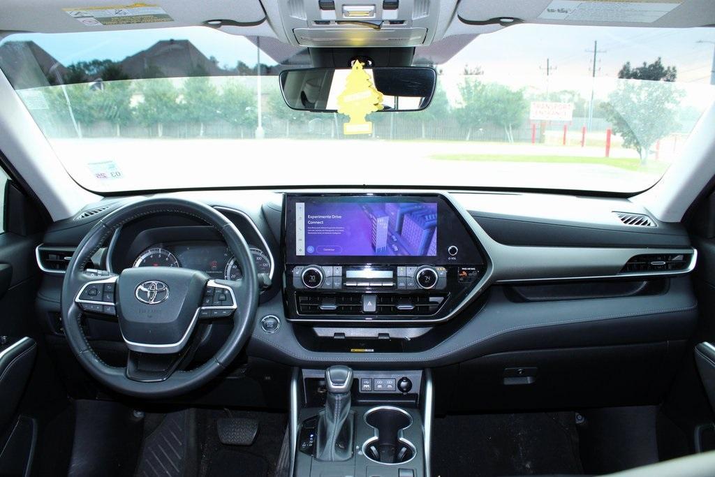 used 2023 Toyota Highlander car, priced at $37,995