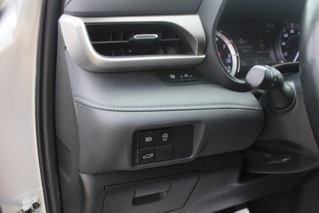 used 2023 Toyota Highlander car, priced at $30,995