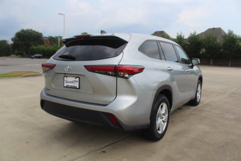 used 2023 Toyota Highlander car, priced at $30,995