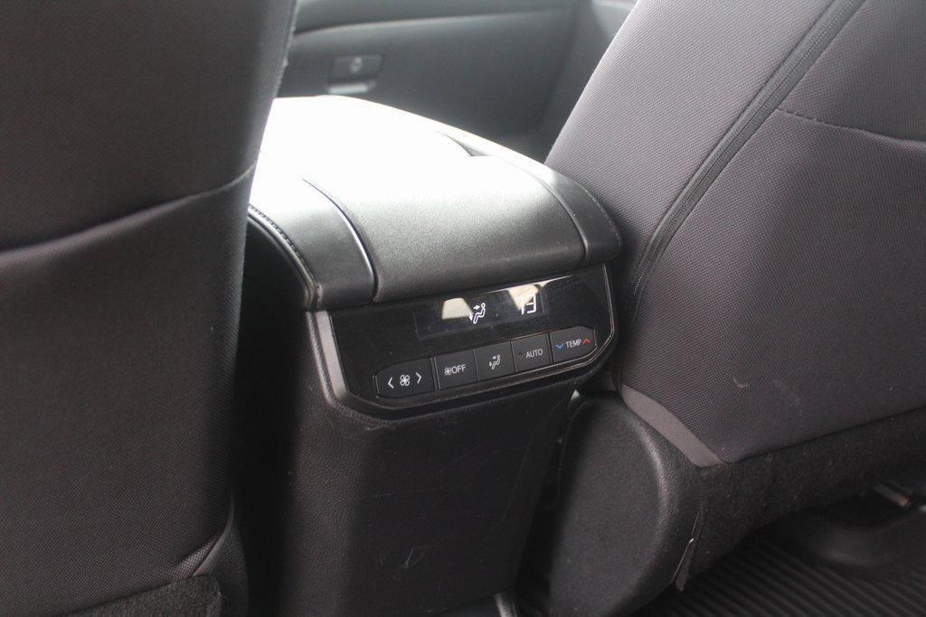 used 2023 Toyota Highlander car, priced at $30,995