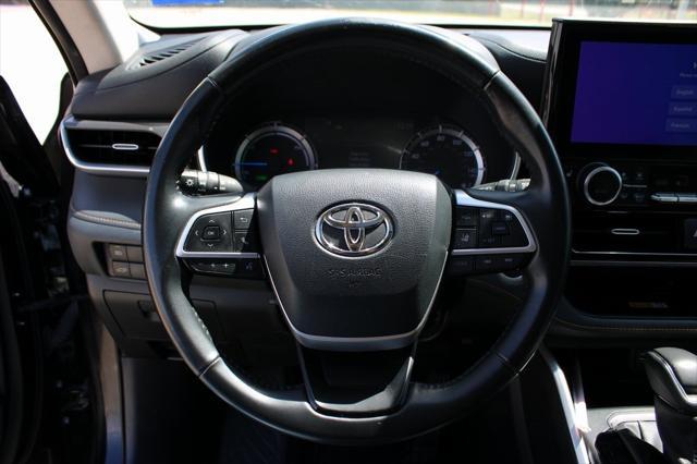 used 2023 Toyota Highlander Hybrid car, priced at $36,595