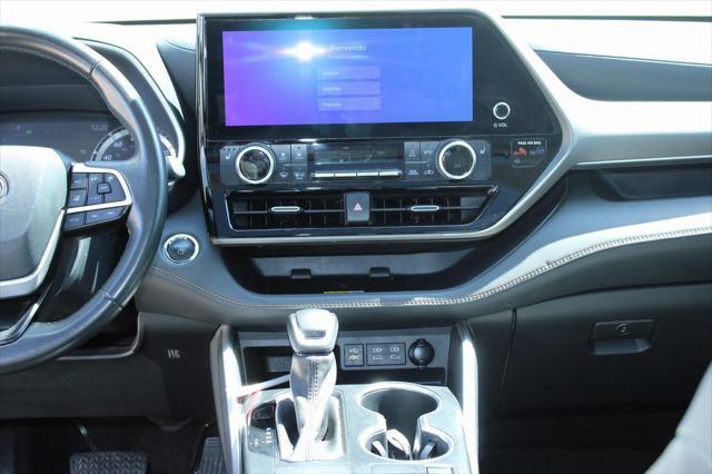 used 2023 Toyota Highlander Hybrid car, priced at $36,595