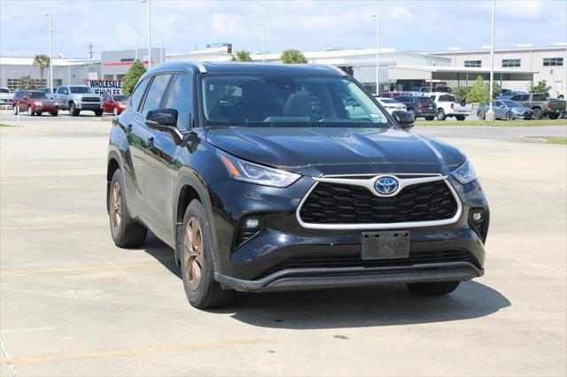 used 2023 Toyota Highlander Hybrid car, priced at $36,595
