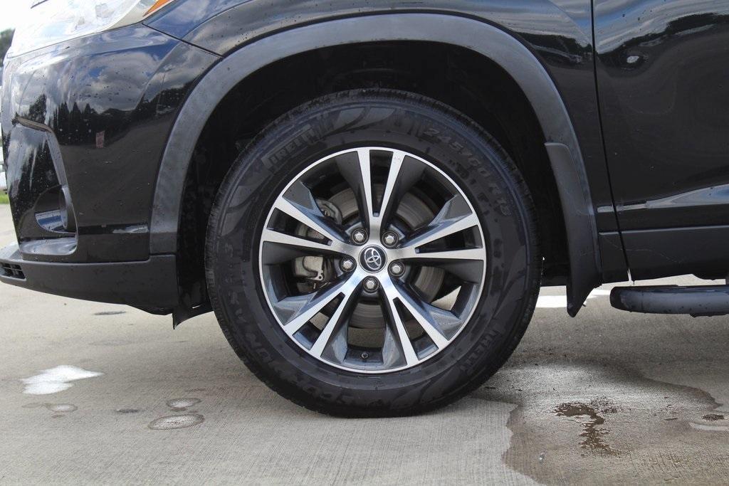 used 2019 Toyota Highlander car, priced at $18,999