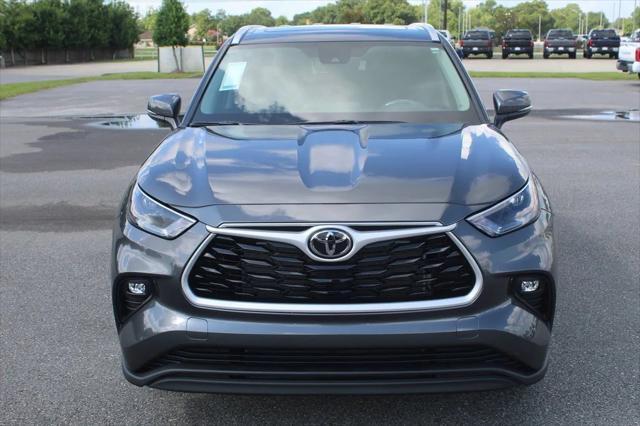 new 2025 Toyota Highlander car, priced at $45,538