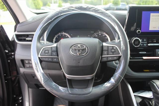 new 2025 Toyota Highlander car, priced at $45,538