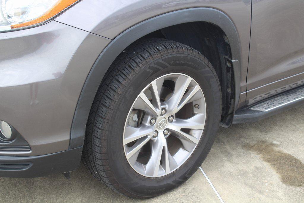 used 2015 Toyota Highlander car, priced at $16,995