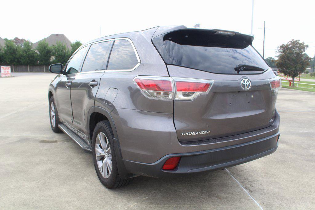 used 2015 Toyota Highlander car, priced at $16,995