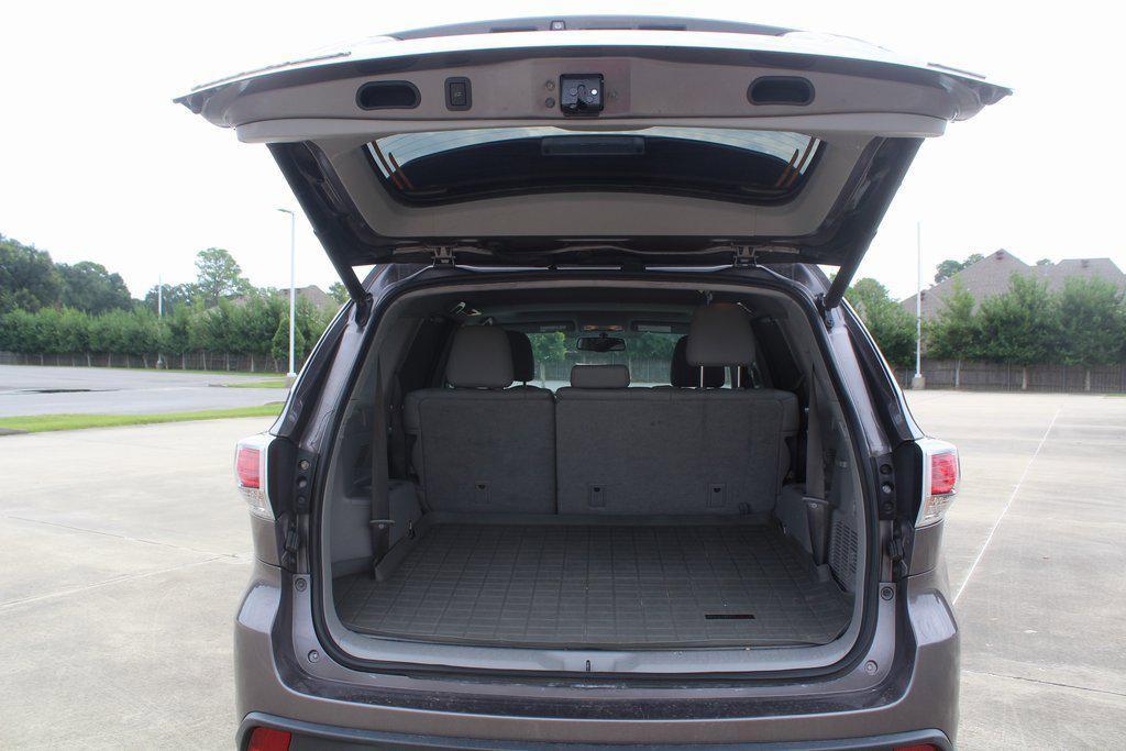 used 2015 Toyota Highlander car, priced at $16,995