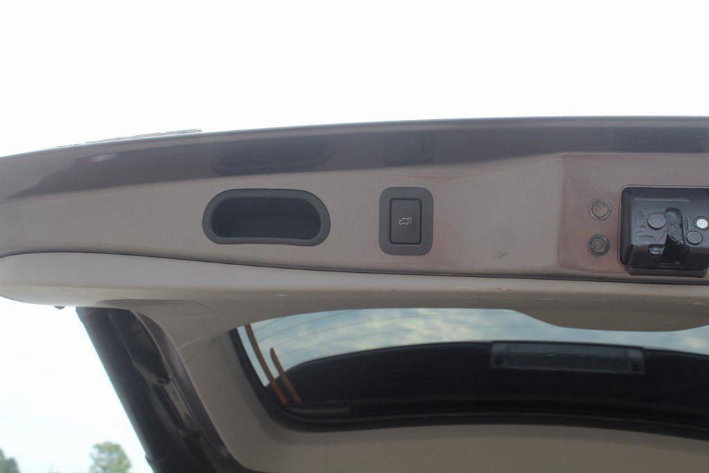 used 2015 Toyota Highlander car, priced at $16,995