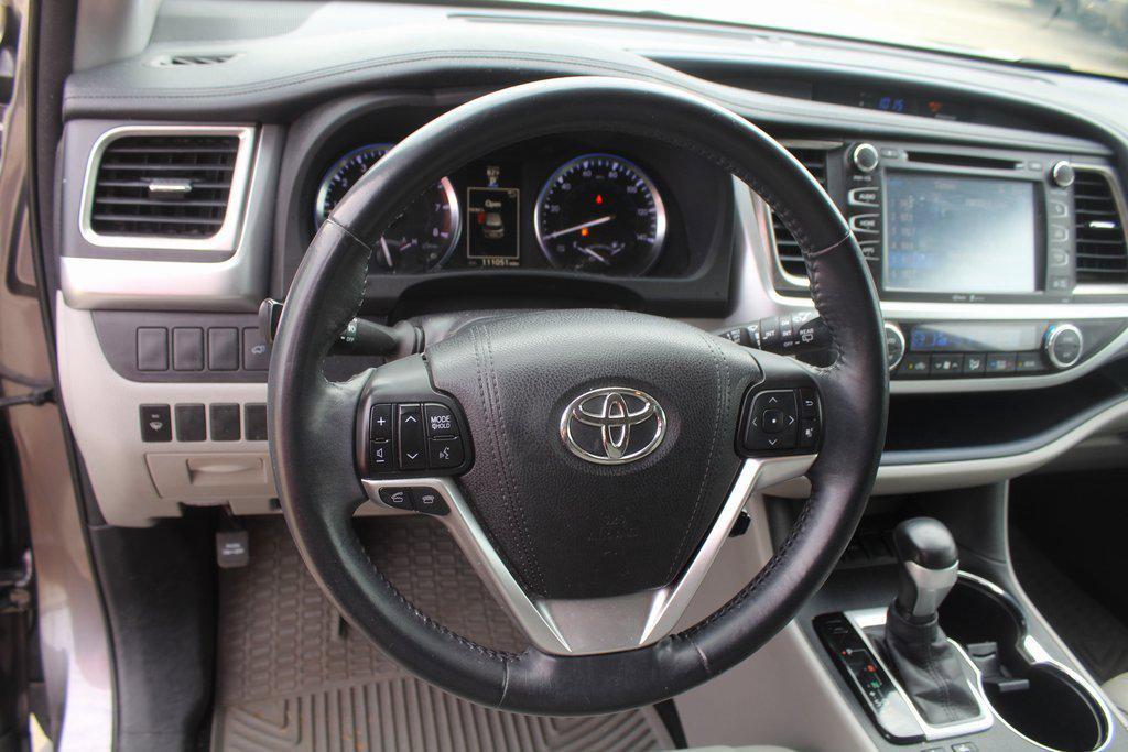 used 2015 Toyota Highlander car, priced at $16,995