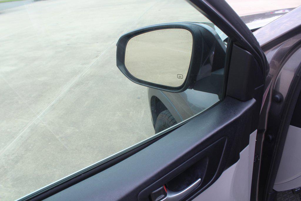 used 2015 Toyota Highlander car, priced at $16,995