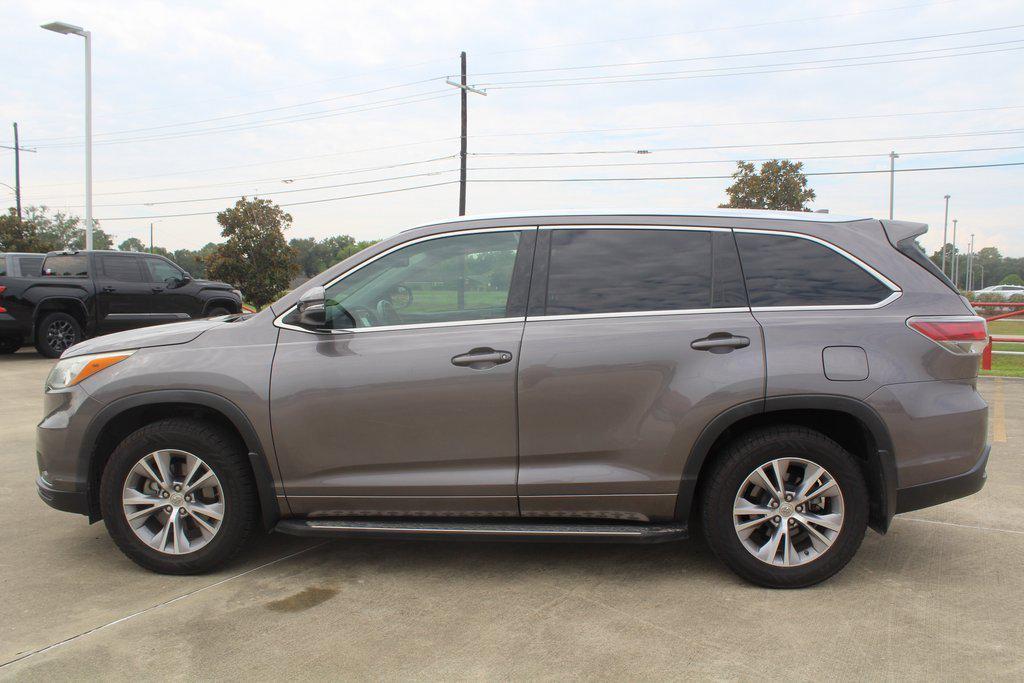 used 2015 Toyota Highlander car, priced at $16,995
