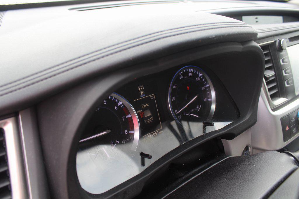 used 2015 Toyota Highlander car, priced at $16,995