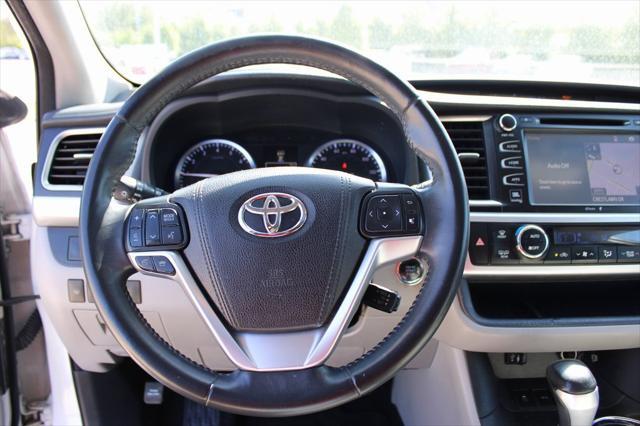 used 2015 Toyota Highlander car, priced at $12,995