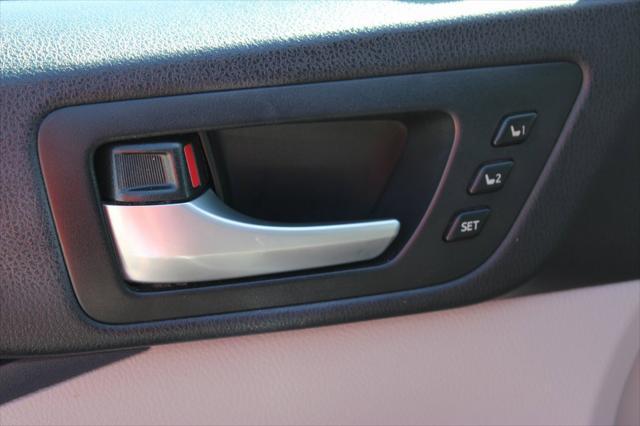 used 2015 Toyota Highlander car, priced at $12,995