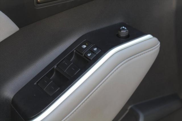 used 2023 Toyota Highlander car, priced at $33,999