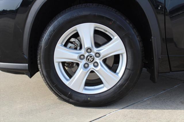 used 2023 Toyota Highlander car, priced at $33,999
