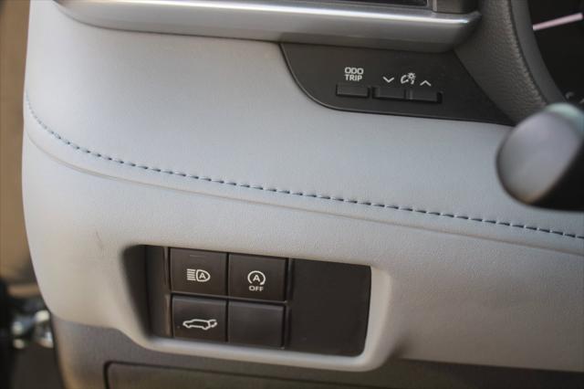 used 2023 Toyota Highlander car, priced at $33,999