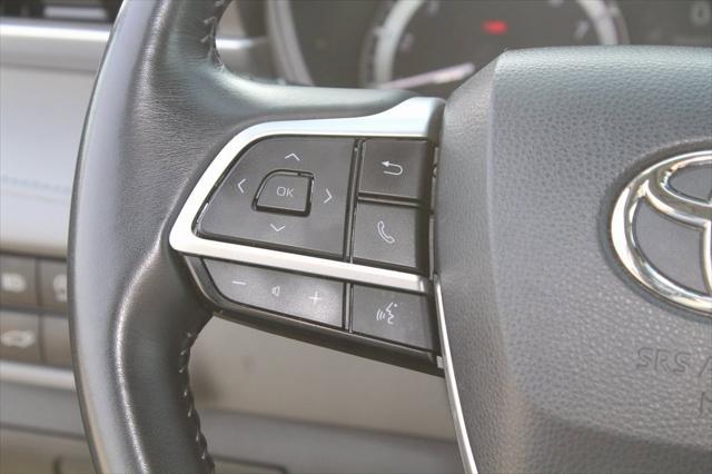 used 2023 Toyota Highlander car, priced at $33,999