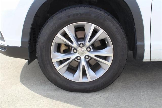 used 2015 Toyota Highlander car, priced at $12,995