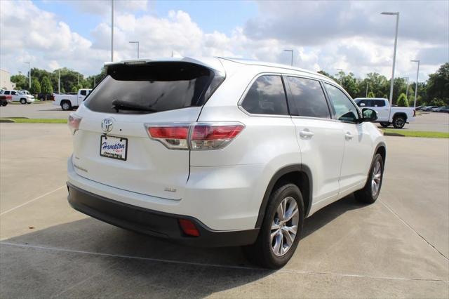 used 2015 Toyota Highlander car, priced at $12,995