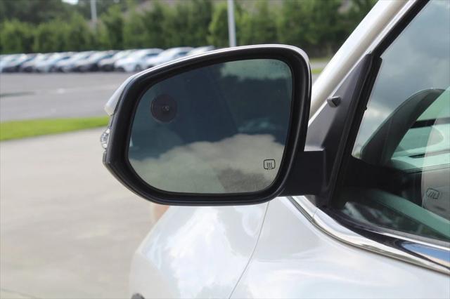used 2015 Toyota Highlander car, priced at $12,995