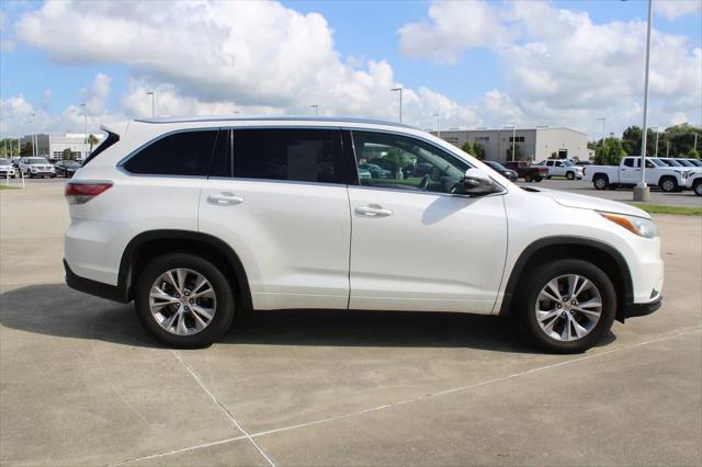 used 2015 Toyota Highlander car, priced at $12,995