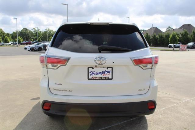 used 2015 Toyota Highlander car, priced at $12,995