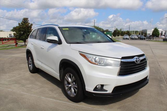 used 2015 Toyota Highlander car, priced at $12,995