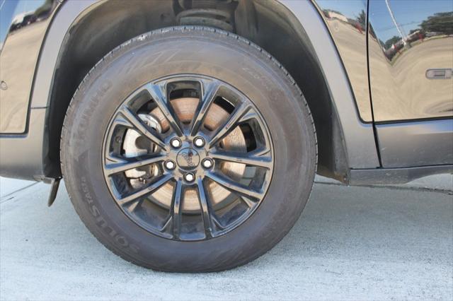 used 2023 Jeep Cherokee car, priced at $24,999