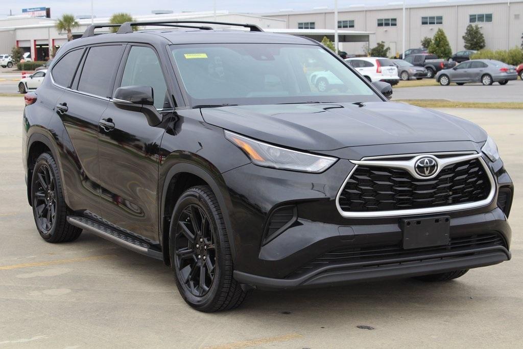 used 2022 Toyota Highlander car, priced at $29,999