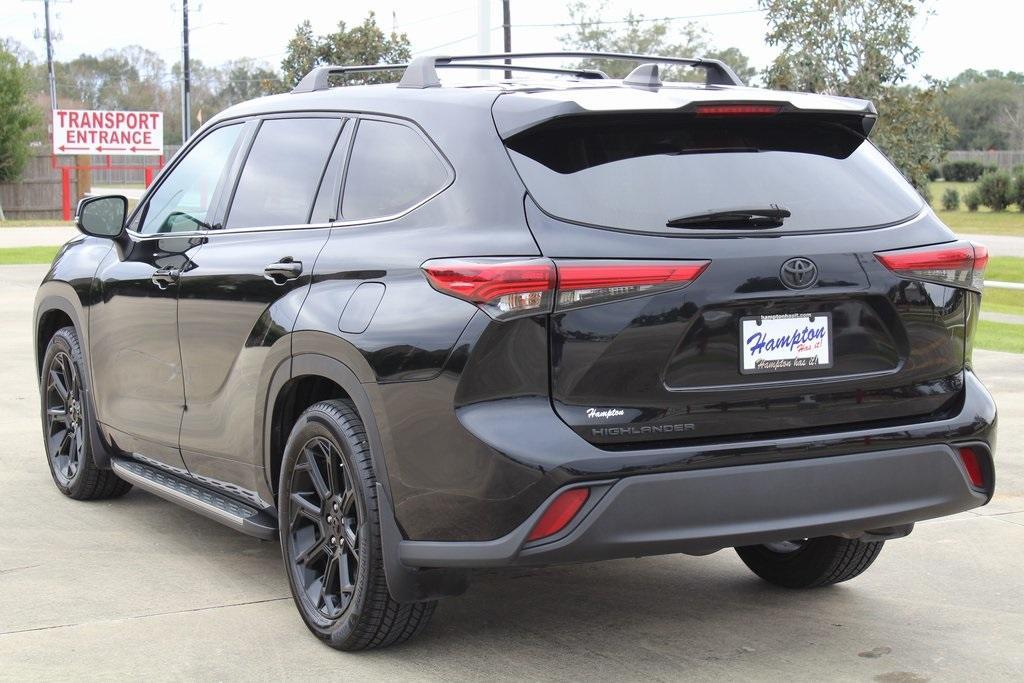 used 2022 Toyota Highlander car, priced at $29,999