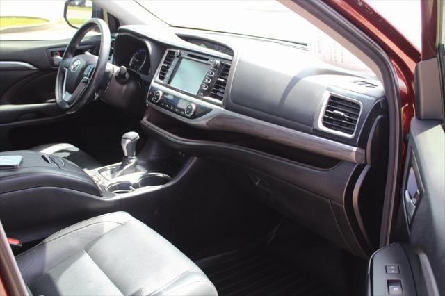 used 2018 Toyota Highlander car, priced at $27,495