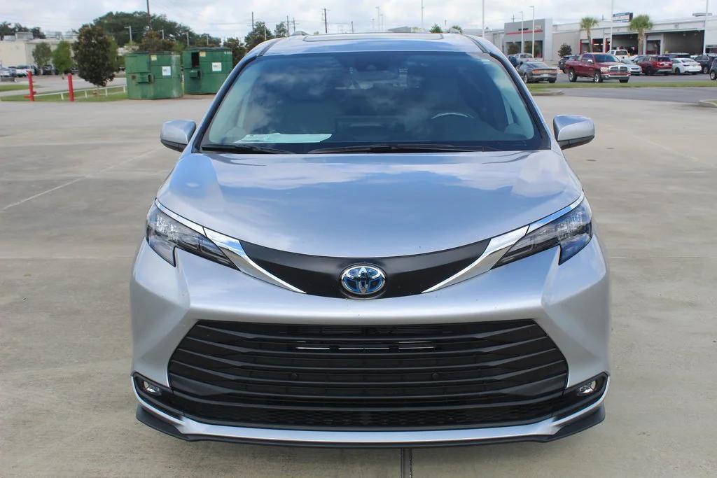 new 2025 Toyota Sienna car, priced at $46,040