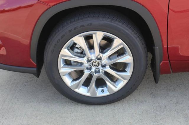 new 2025 Toyota Highlander car, priced at $52,005
