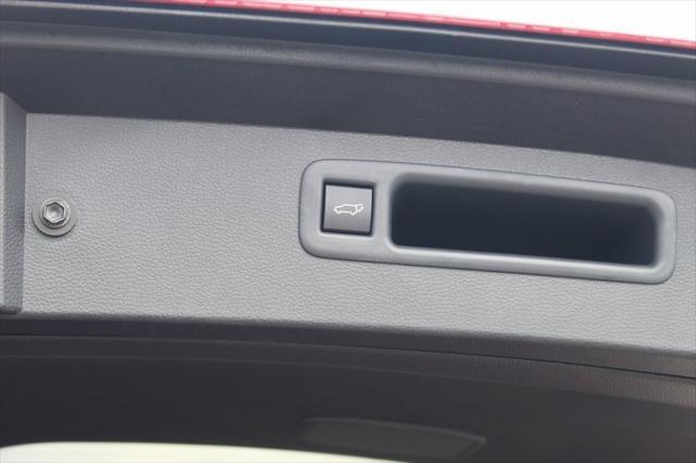 new 2025 Toyota Highlander car, priced at $52,005