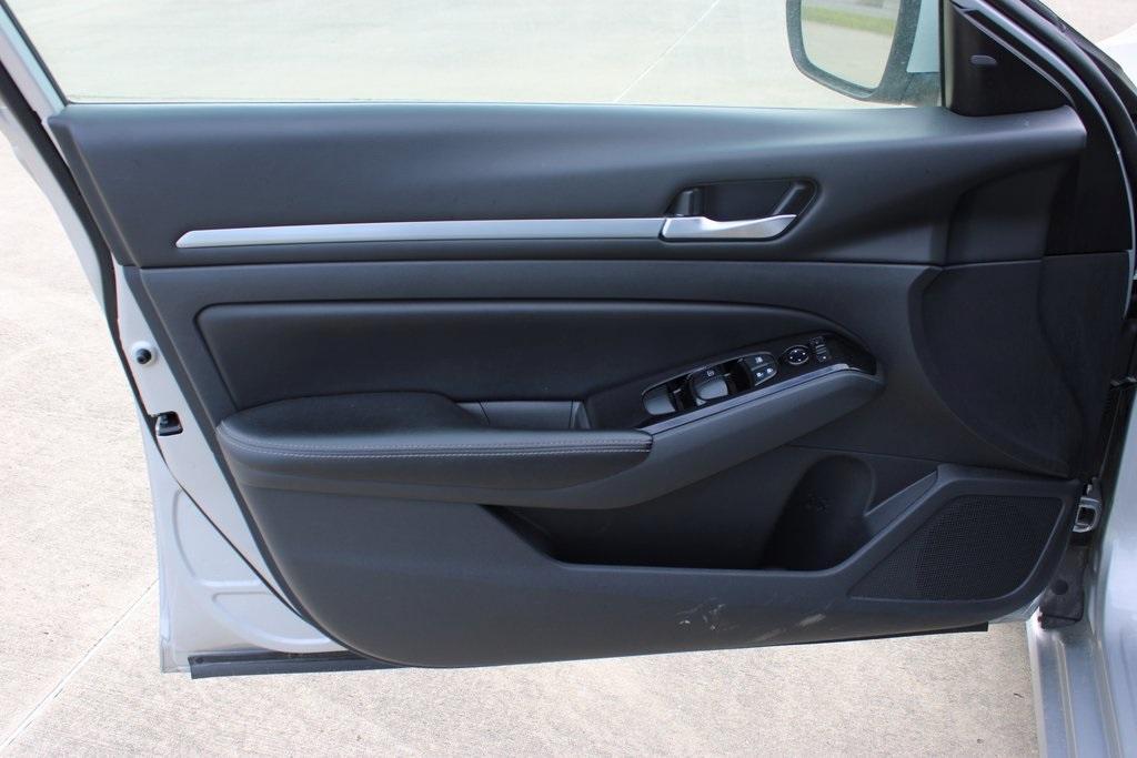 used 2023 Nissan Altima car, priced at $20,999