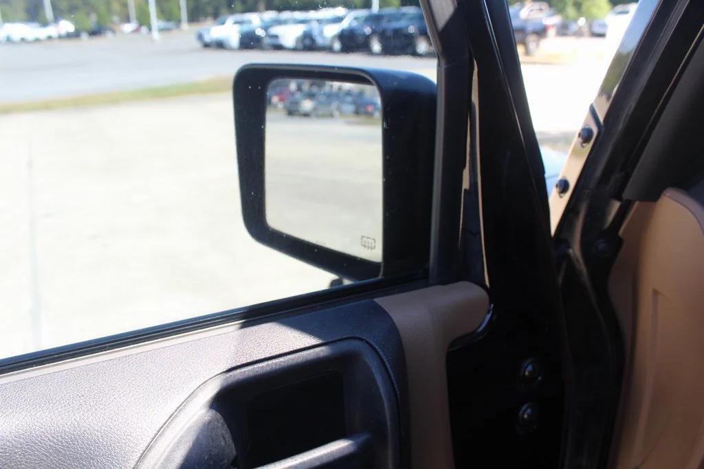 used 2015 Jeep Wrangler Unlimited car, priced at $16,999