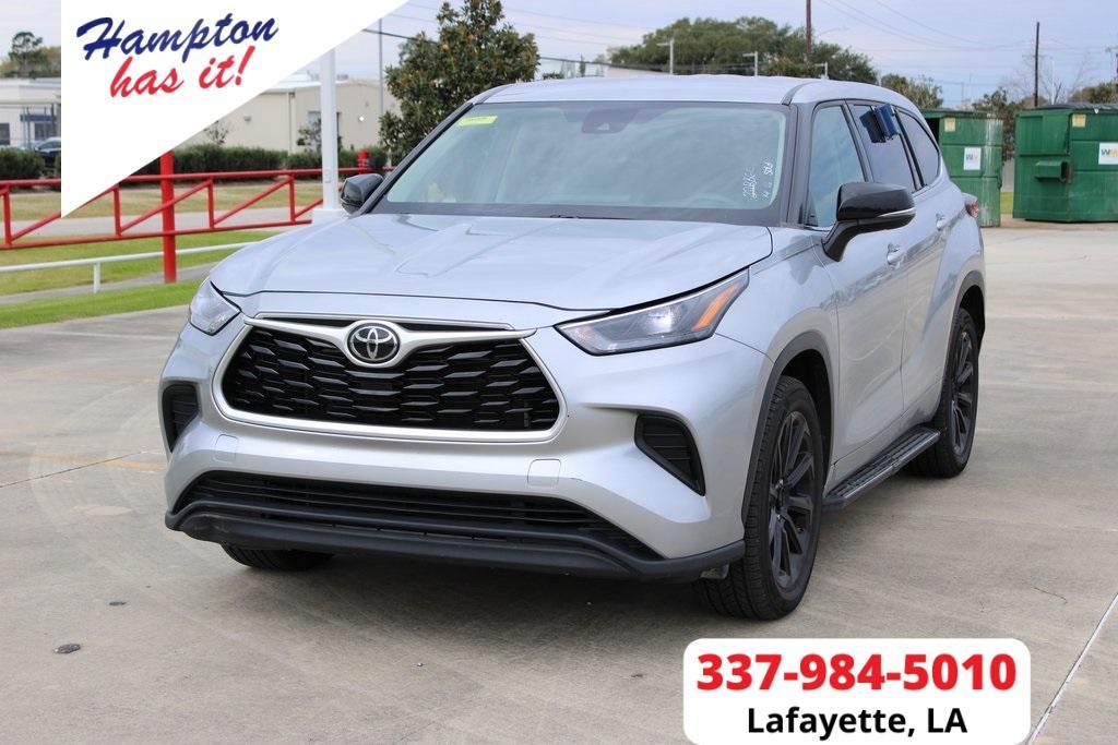 used 2022 Toyota Highlander car, priced at $28,999