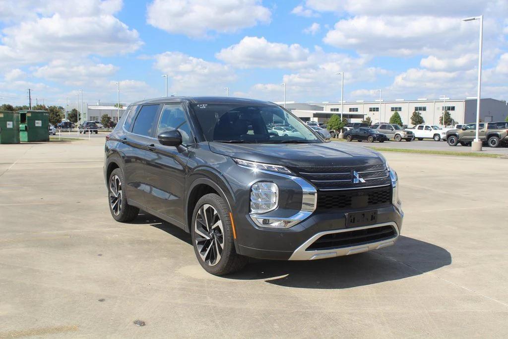 used 2024 Mitsubishi Outlander car, priced at $24,995