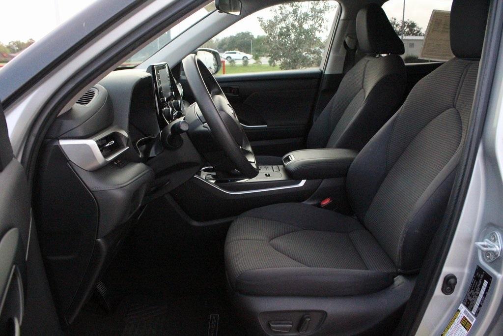 used 2022 Toyota Highlander car, priced at $28,950