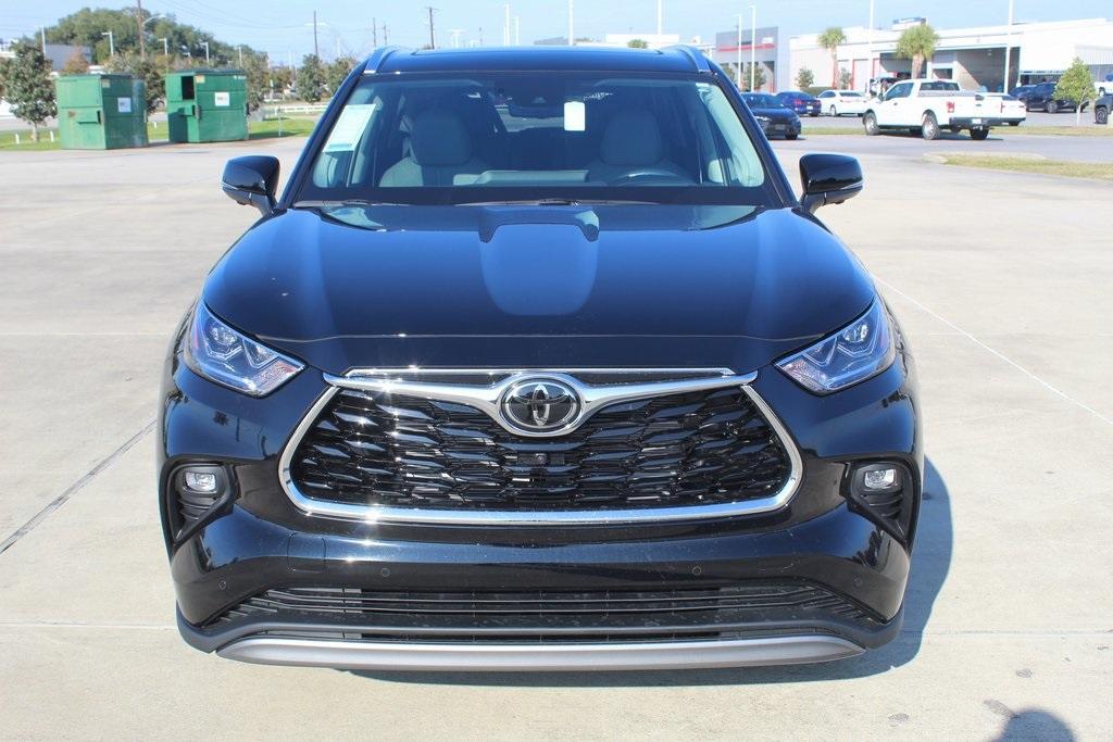 new 2025 Toyota Highlander Hybrid car, priced at $57,600